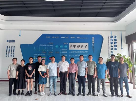 6529c08c082237e489abfd8d4143551