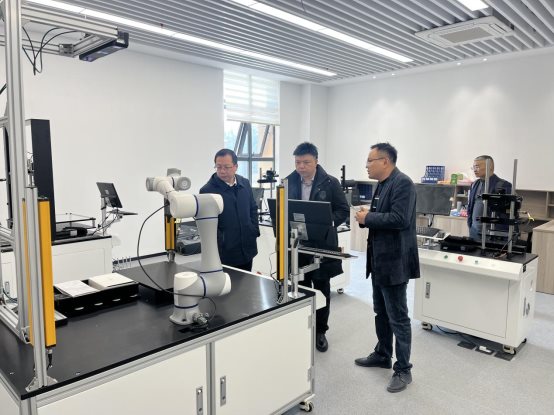 52652ec3cd8908c3e288c0e2e4eeeae