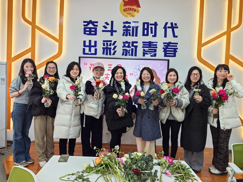 机关一分工会举办DIY插花活动5_副本.jpg
